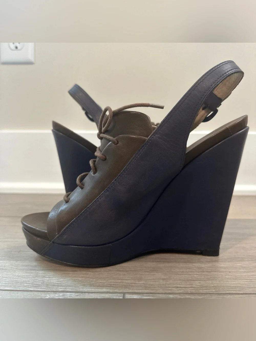 Womens 10 Crosby Derek Lam Size 8.5 Blue Brown Leather Slingback Wedge Sandals